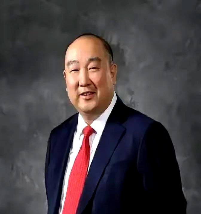 每周都坐飞机回天津，就为了看看自己养的鸽子？
这事儿一听就让人愣住了。
中国人保