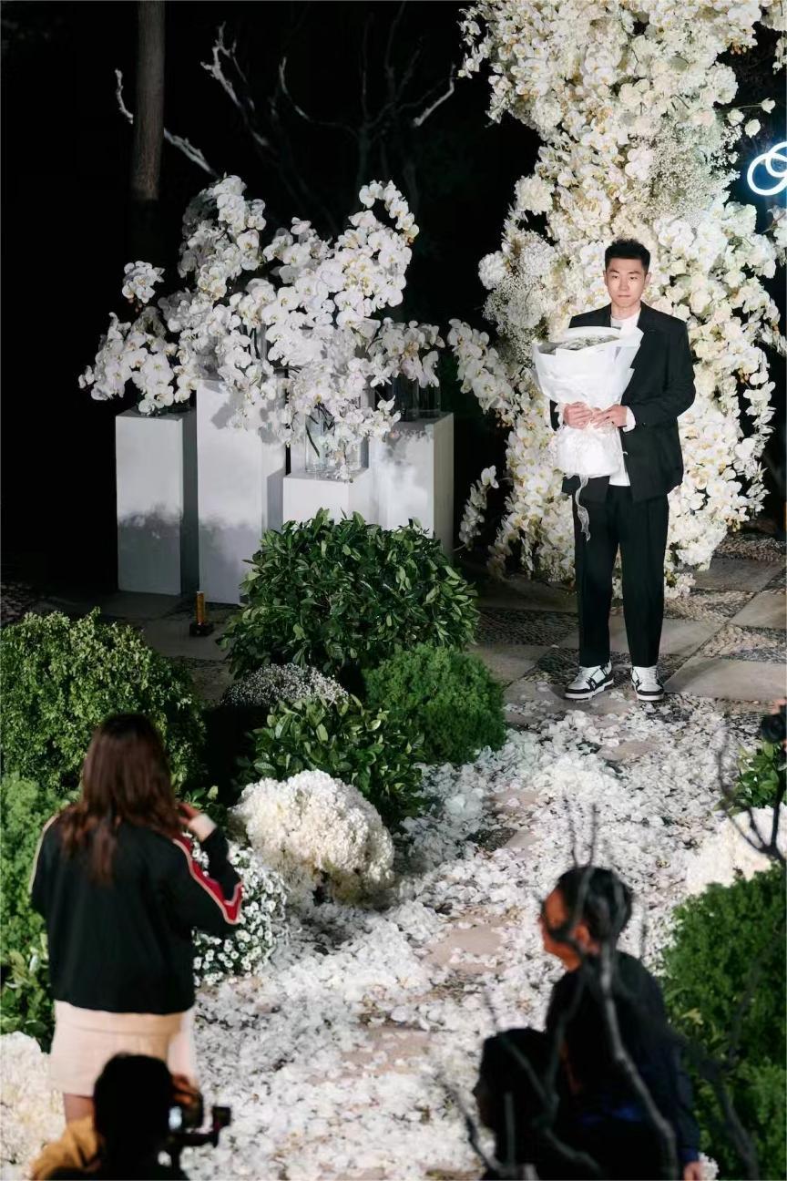 #山东人求婚能有多硬核#山东男人铁汉柔情 山东男人实力演绎什么叫铁汉柔情。呜呜呜