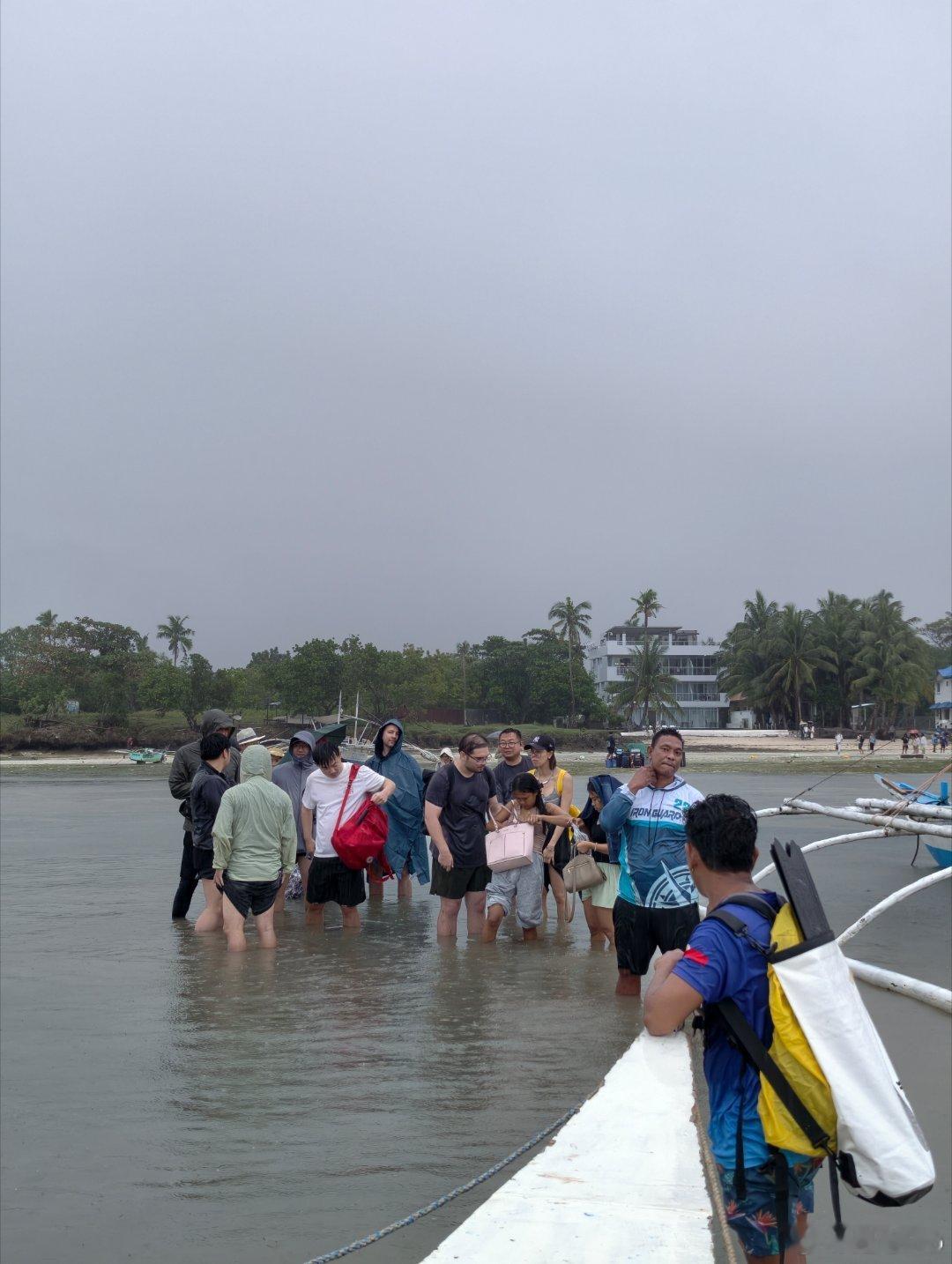 这次旅行真的很糟糕，连我的一半逾期都没达到，惨之又惨！这鬼天气还下雨，淋的全身湿