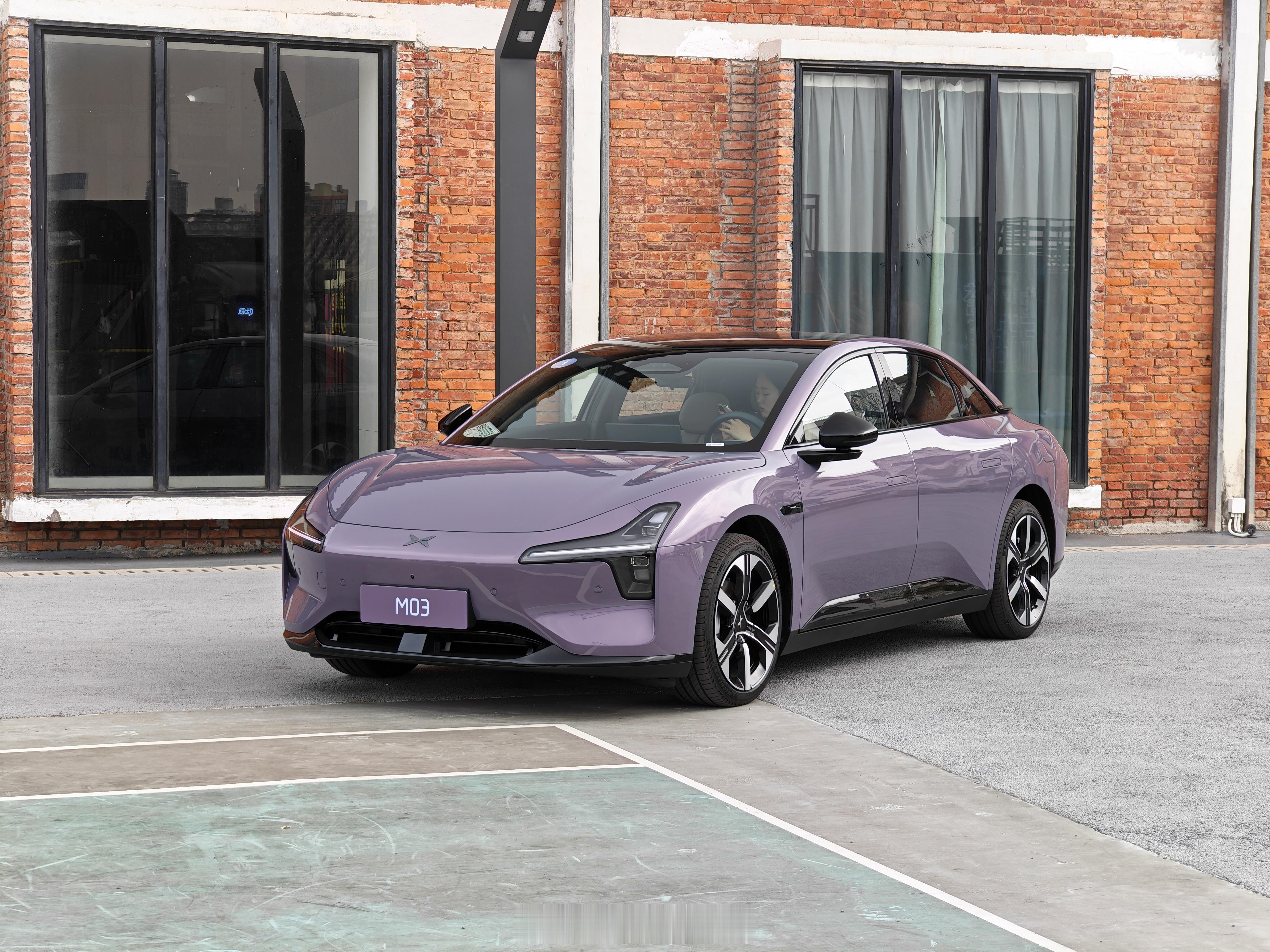 按照汽车这个发展真的没必要买30万以上的车日常代步10万左右就很够用想要稍微有点