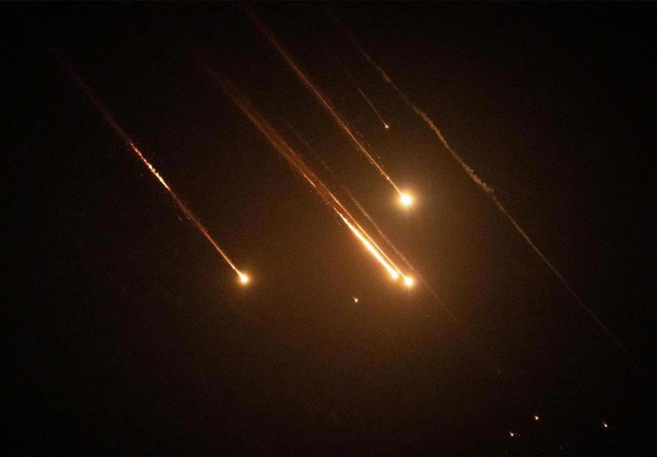 以色列已弹尽粮绝，只能躺平挨打！

以色列目前濒临弹尽粮绝，形势不容乐观。面对伊