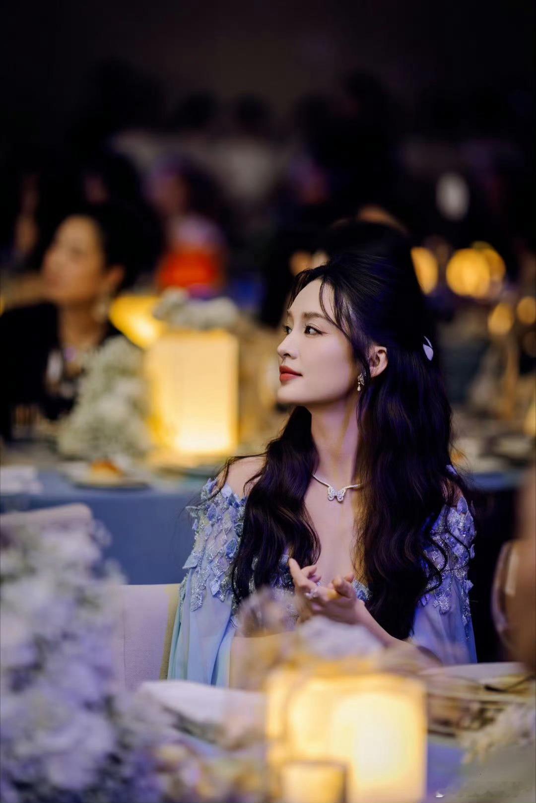 给李沁唱爽了繁花瓜田里给大家献上美图解解腻，多看看美女洗洗眼睛[馋嘴] ​​​