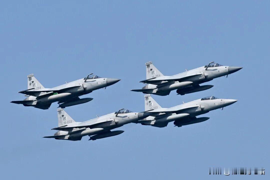 重磅！巴铁战机驻守德黑兰，中东天空变天，美以霸权遭挑战！
 
突发重磅消息！伊朗