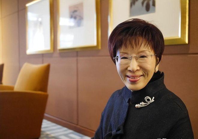 针对两岸统一，洪秀柱也太让人失望了！说白了，洪秀柱居然建议两岸先签一个“和平协议