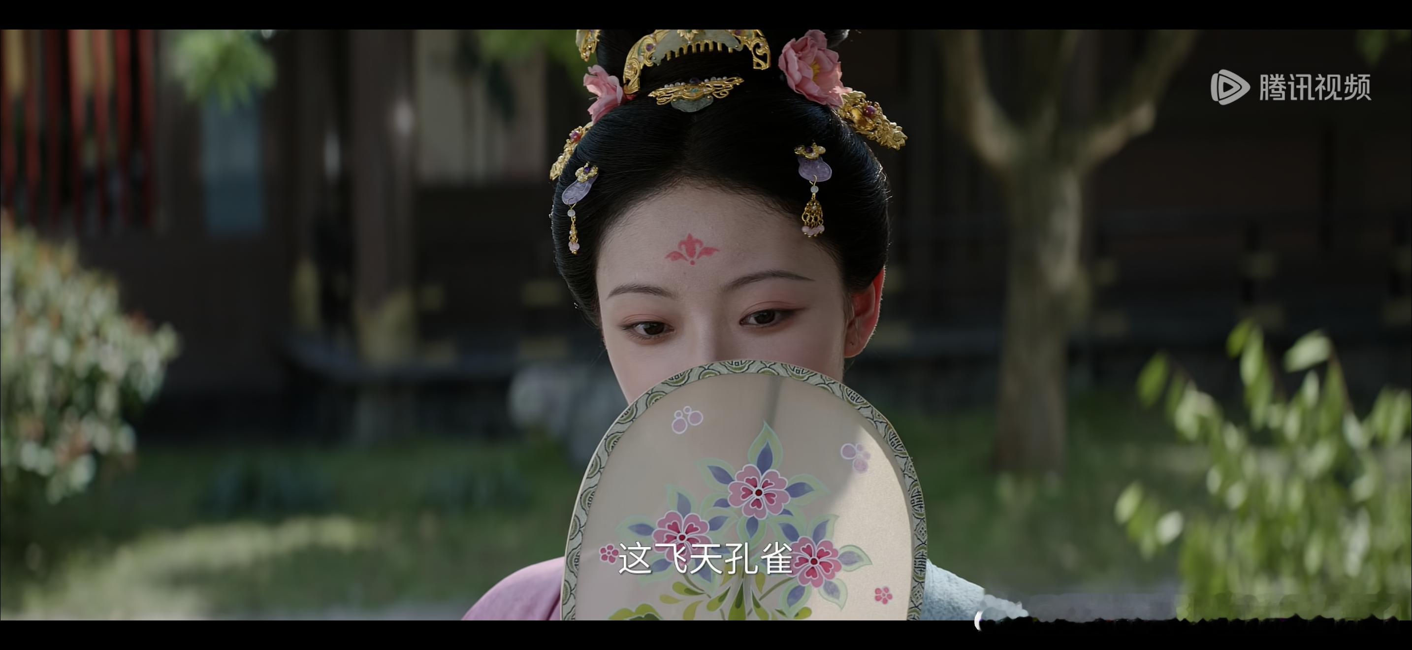 倪妮系小花后继有人 内娱审美终于回归高级感了！杨舒伊舒展的五官、从容的仪态，完美