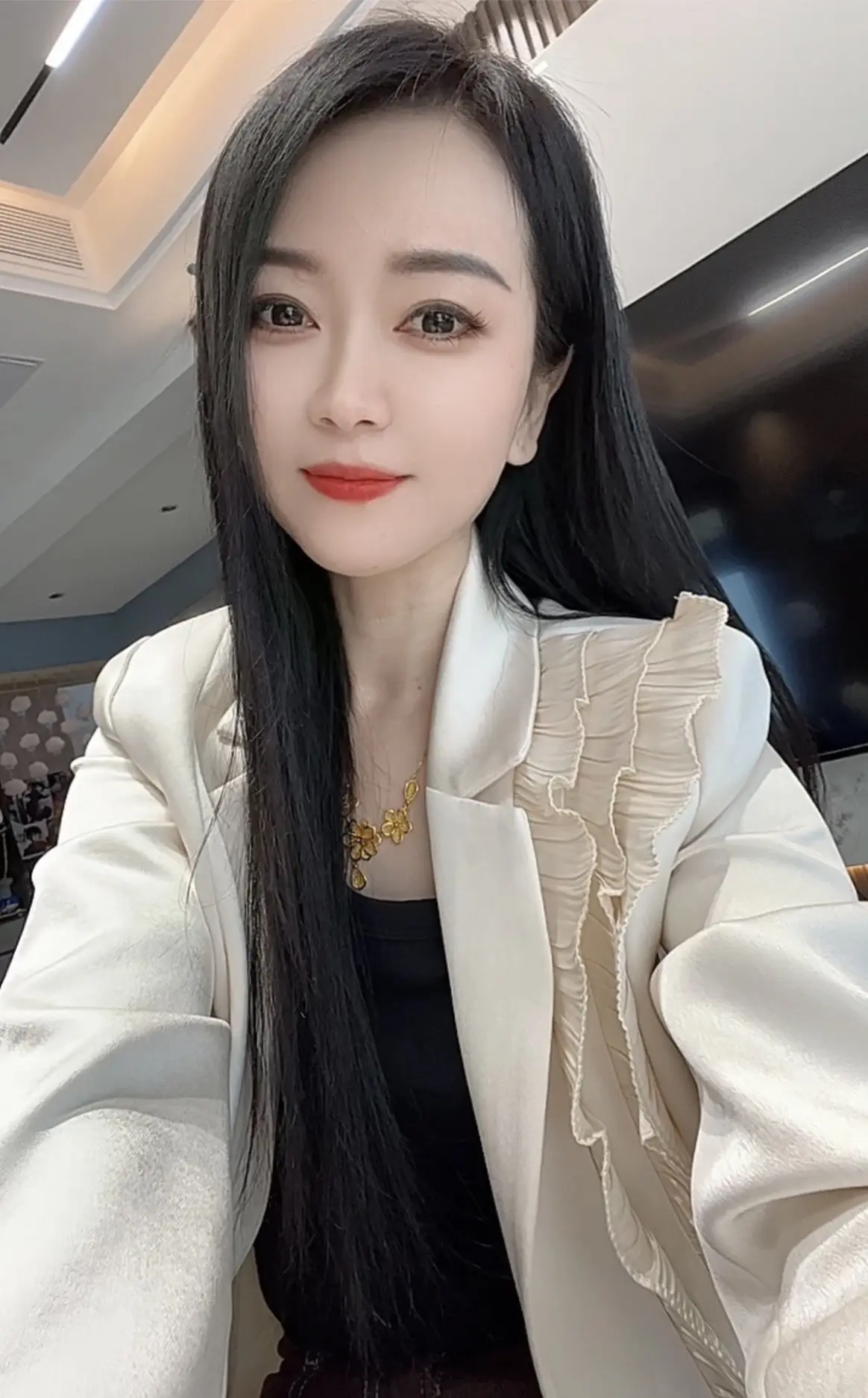 生命的体验，无非就是一句，一年一年，风霜遮盖了笑脸