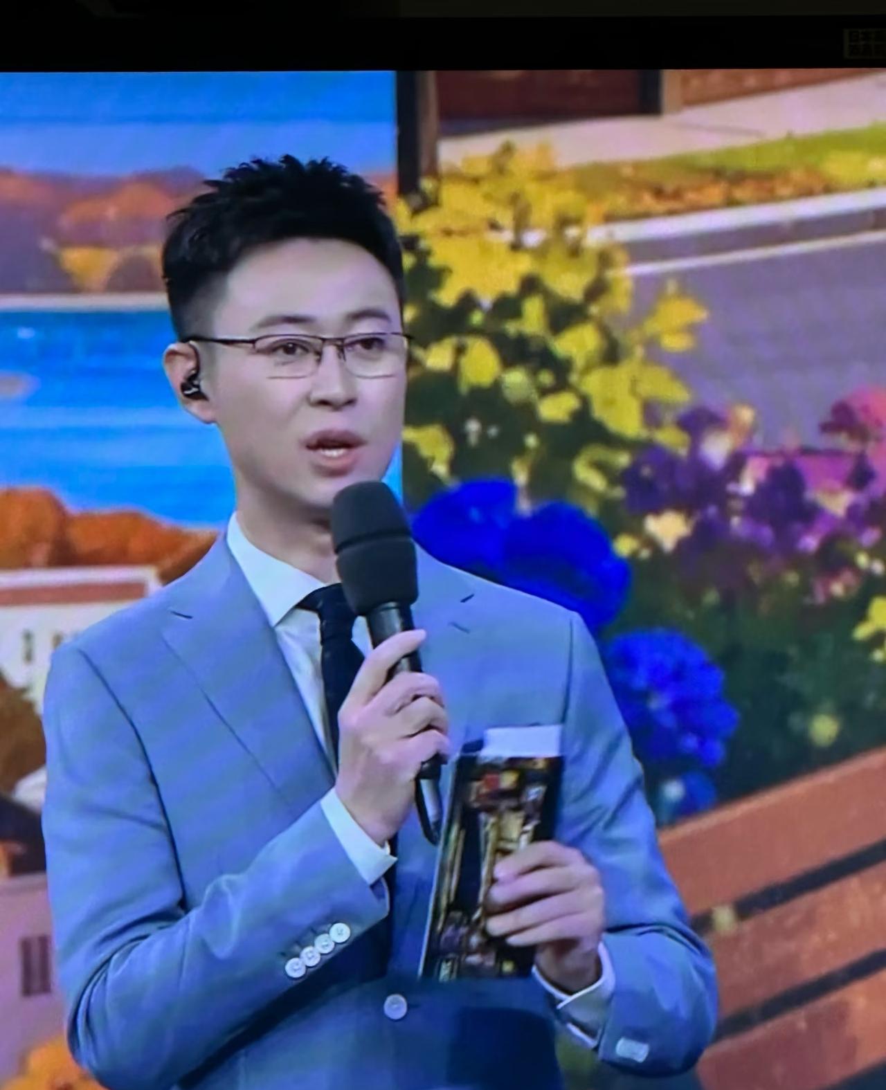 CCTV5这个人怎么还长这样！

多少年了一点变化都没有，太厉害了！犹记得当年大