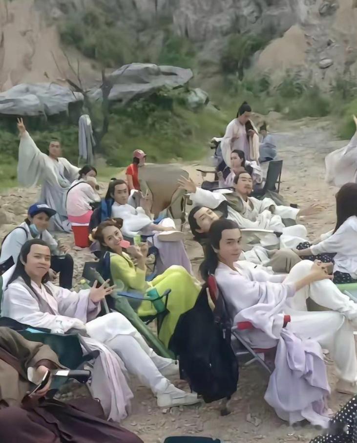 当年拍花千骨的时候，有种打工人下班身体被掏空的既视感 