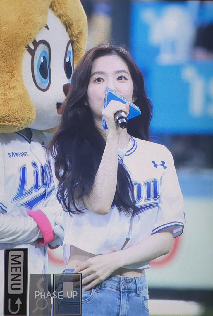 RedVelvet[超话]  💗Irene[超话] 260829 三星狮队开球