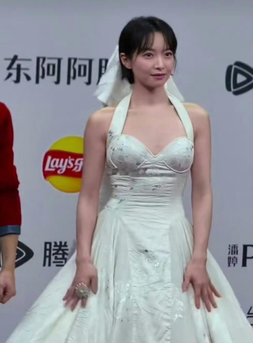 都说宋茜第一套不好看那宋茜听劝，换的第二套咋样 