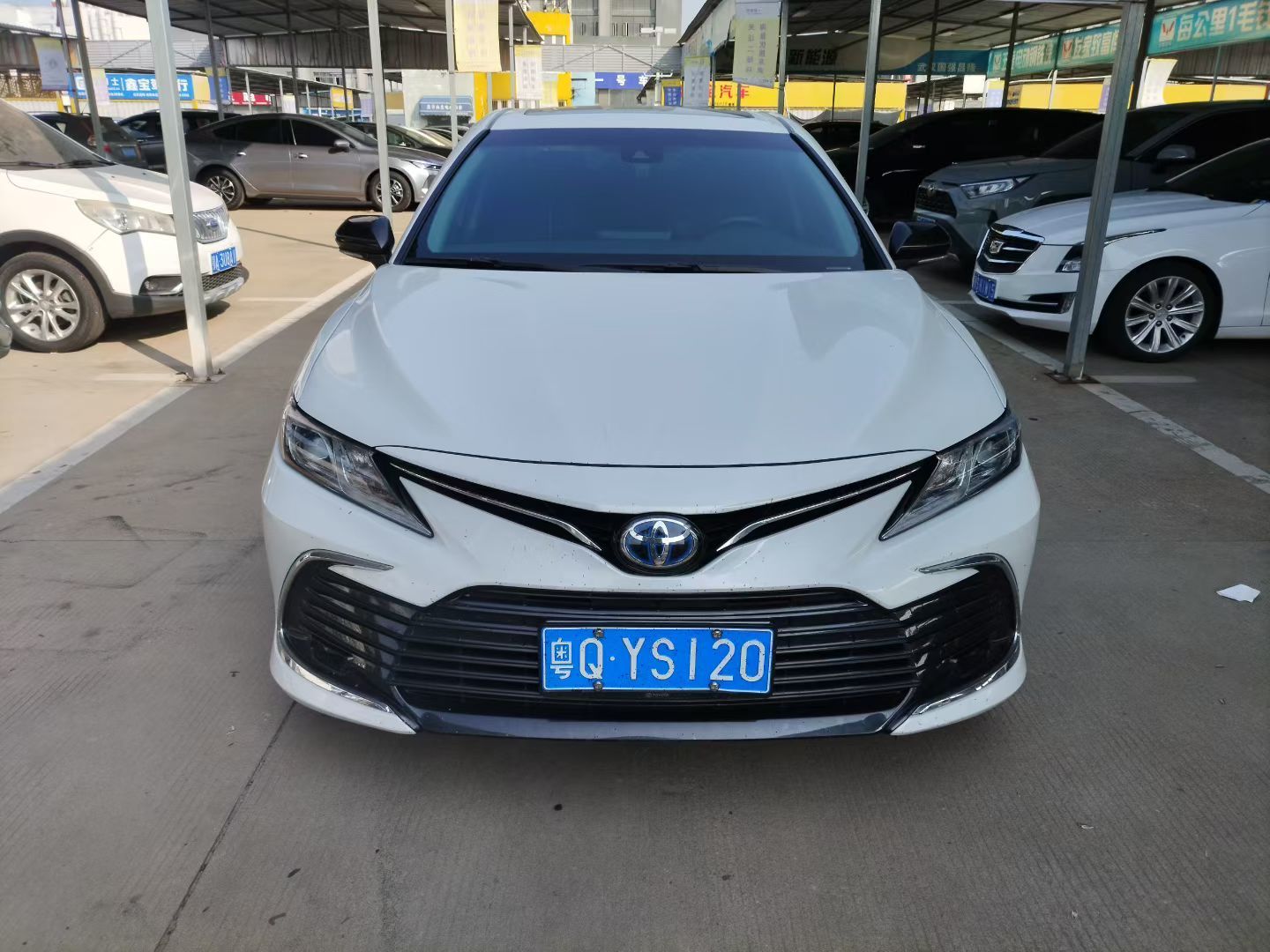 最新到货一台24年1月上牌凯美瑞双擎2.5HGVP领先版21.98款，拿补贴，亲