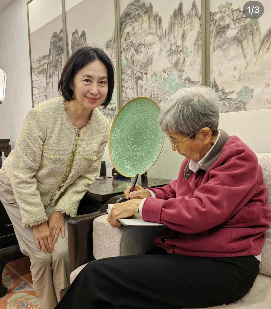 何超琼赴敦煌考察并拜访85岁的“敦煌女儿”樊锦诗教授！何超琼女士颜值好高啊！ ​