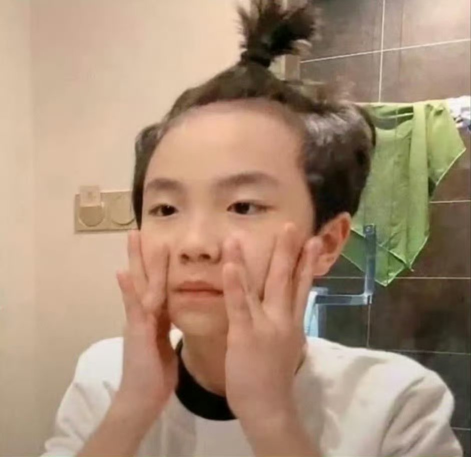 苏新皓小苹果头长大噜 ​ ​​​