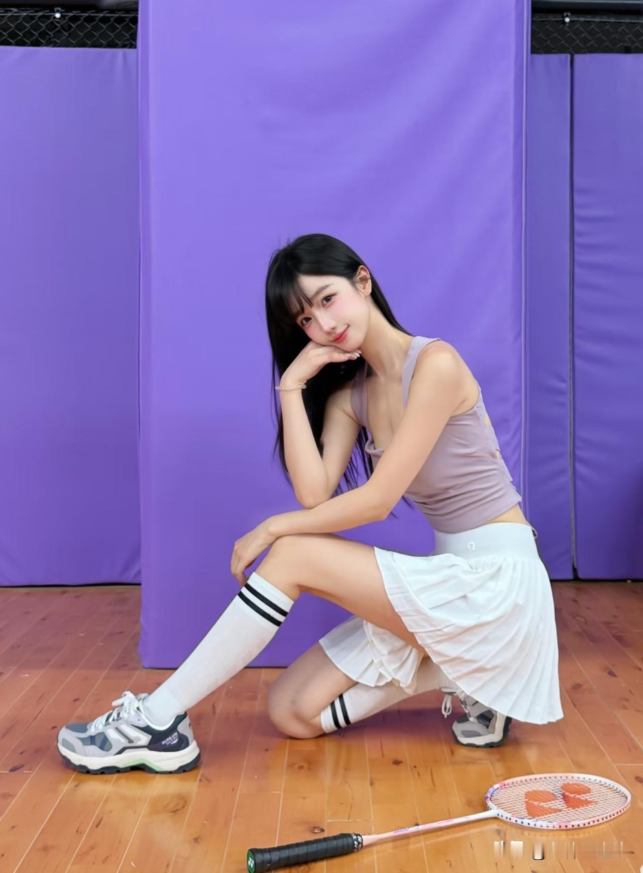 青春活力少女，运动与甜美并存！🏸💕