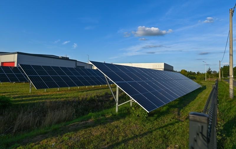 欧盟又搞事！这次专门针对中国的逆变器。

说白了就是，欧盟主席冯德莱恩定了个规矩