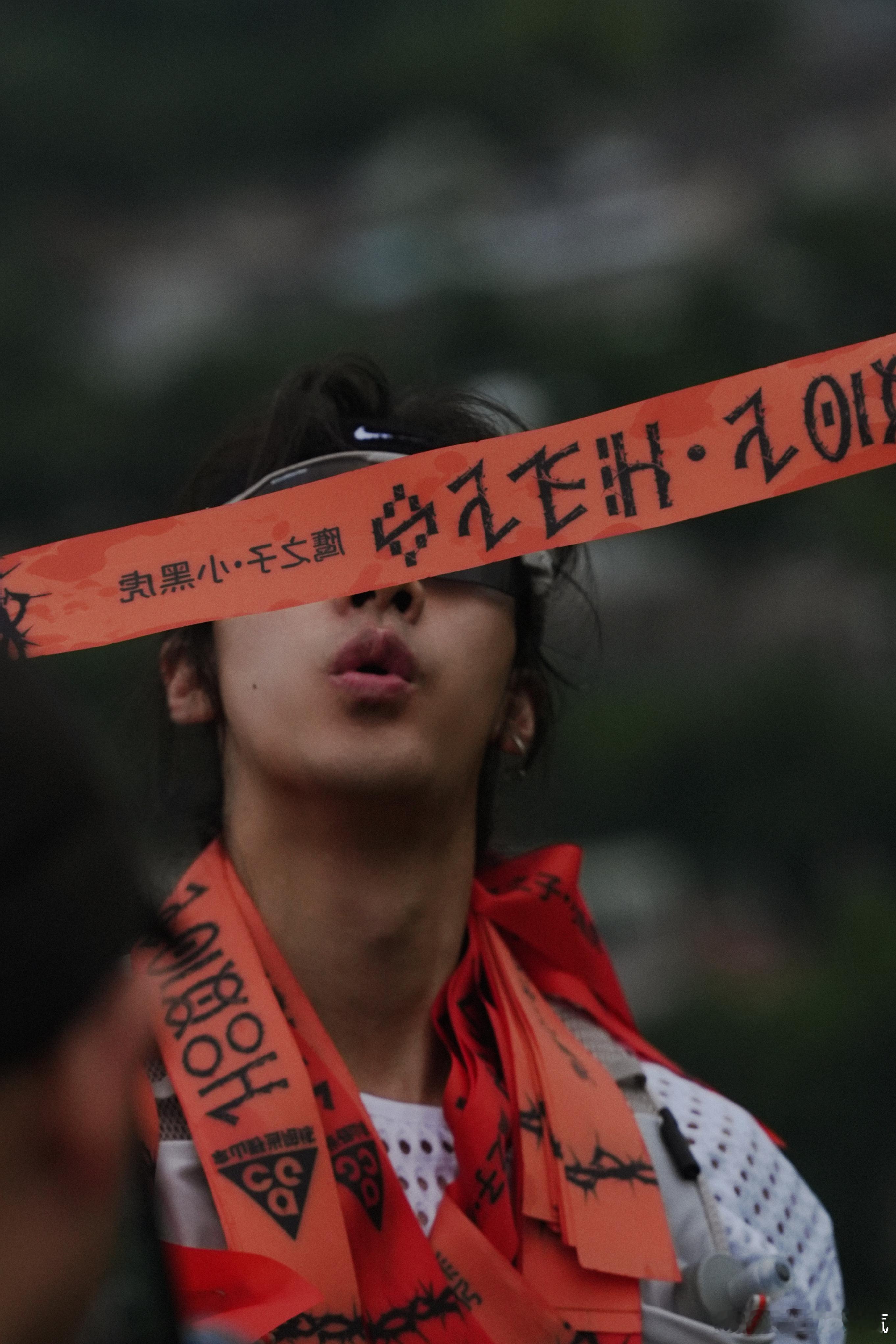 此沙线下帅成这样了😜纯素颜生图来袭，洗把脸就去线下，状态绝佳人气爆棚，红气养人
