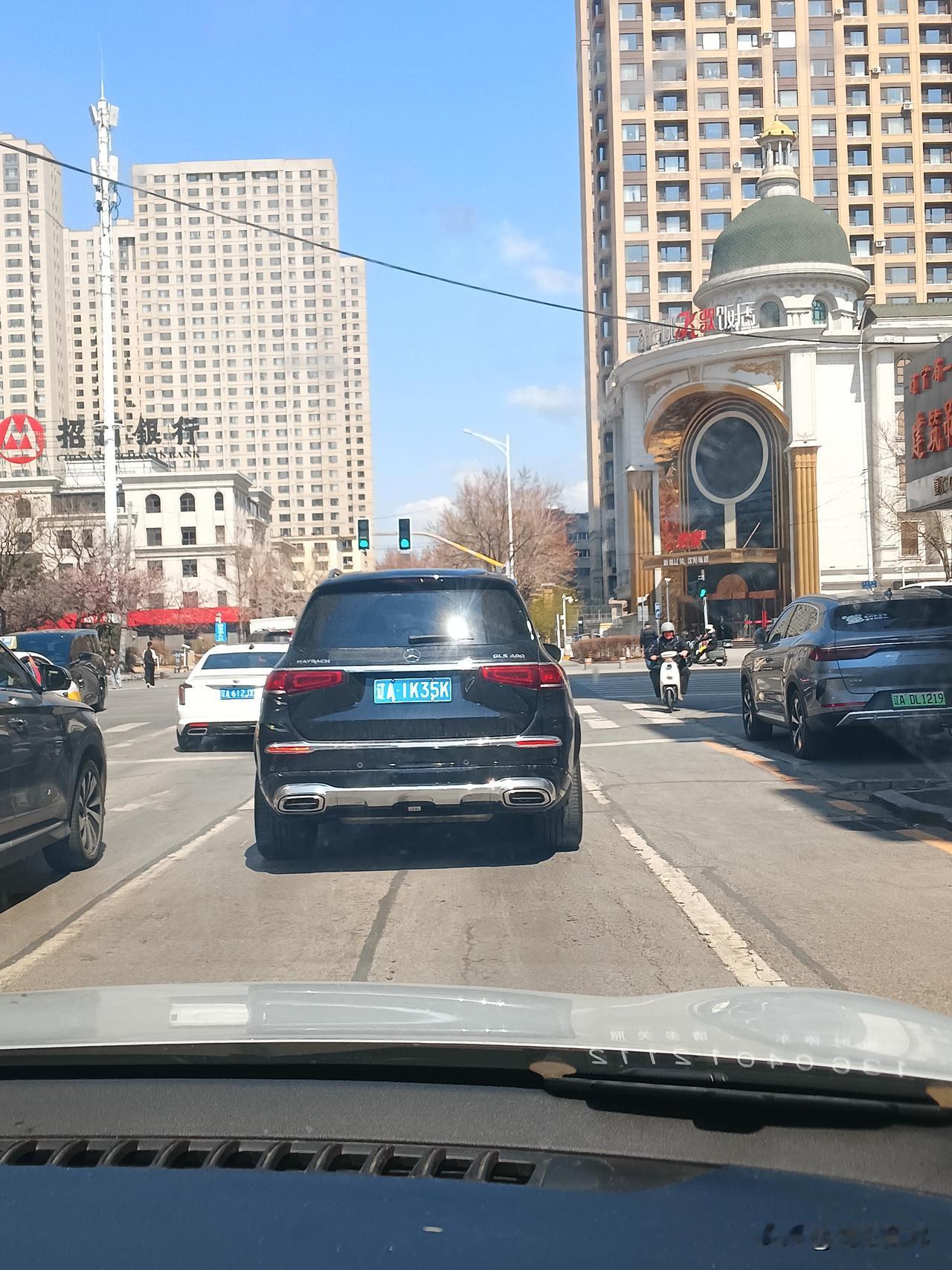 沈阳欧式街区
与现代建筑街区
外资企业
内资企业
在沈阳都得到蓬勃发展
今年一季