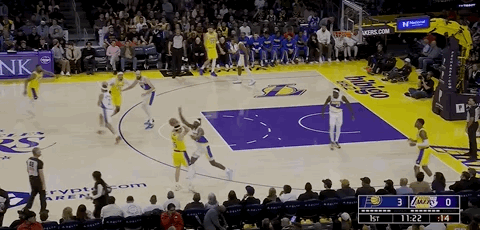 开始了！湖人第一球，八村三分！ 步行者vs湖人