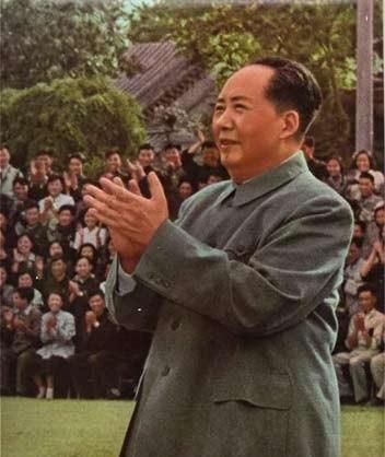 毛主席对鲁迅十分推崇，认为“鲁迅的骨头是最硬的”。但是有流传说毛主席在50年代末