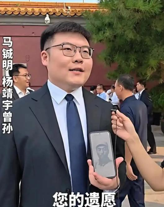 “我爷爷找到我曾爷爷时，就只看到了我曾爷爷泡在玻璃坛子里的头颅，我爷爷当时泣不成