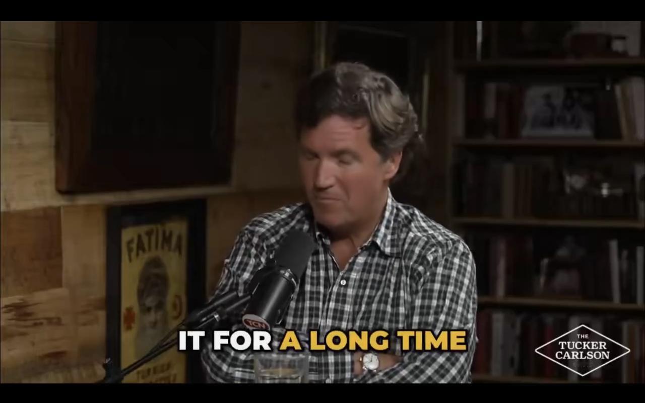 曾经的川普盟友、极右翼记者塔克·卡尔森在二人反目成仇被特朗普嘲讽弱智后接受面谈采