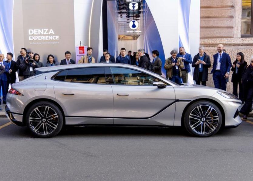 重大突破！比亚迪在欧洲新能源汽车市场卖疯了！最数据显示，今年上半年比亚迪在欧洲销