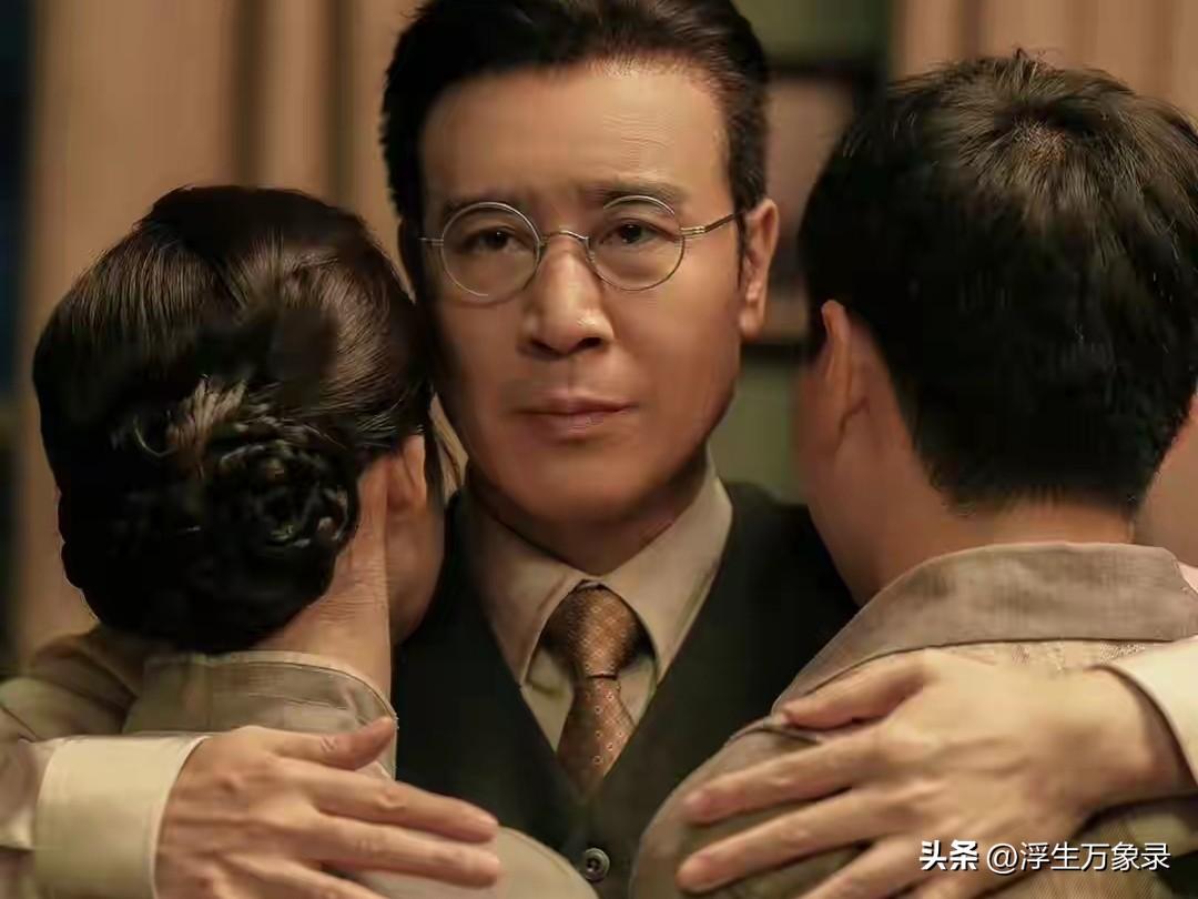 我真的没想到，2026年第一部能封神的谍战剧，居然来得这么猛！
 
郑晓龙亲自执