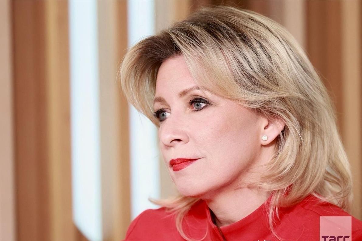 俄外交部发言人玛丽亚・扎哈罗娃这张利嘴啊，又杀人诛心了！

她说马克龙应该把军队