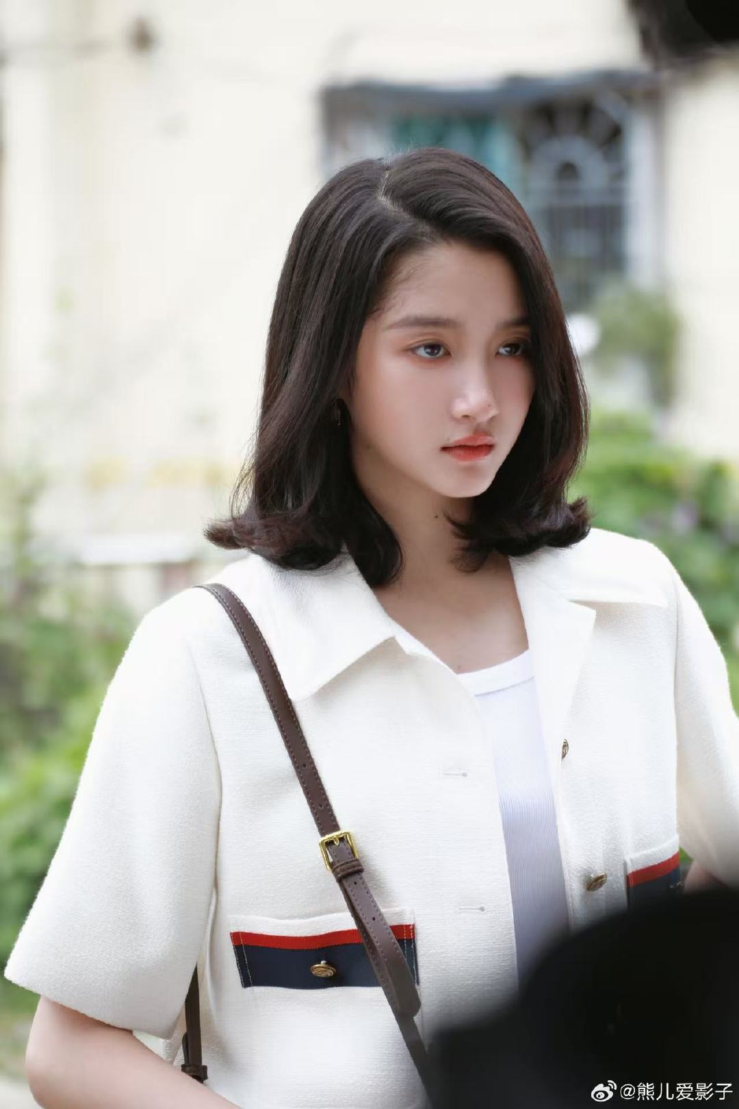 关晓彤严晓丹一哭我也跟着哭 严晓丹的眼泪从来都不是宣泄，是藏在眼底的委屈与心疼，