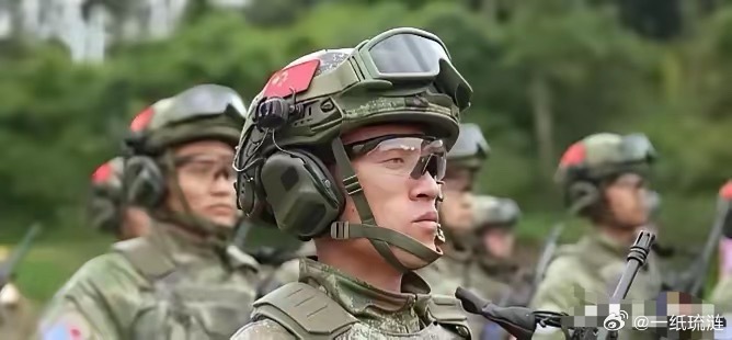 看面相，放心了！中尼搞得这次演练，本着就近的原则，去的都是西藏军区的。先看装备，