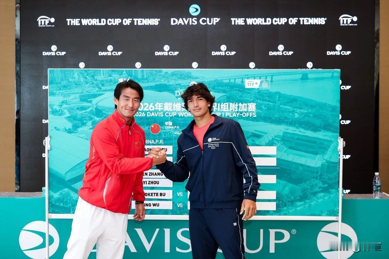 戴维斯杯，🇨🇳中国1-1葡萄牙🇵🇹
戴维斯杯世界Ⅰ组附加赛中国队VS葡萄