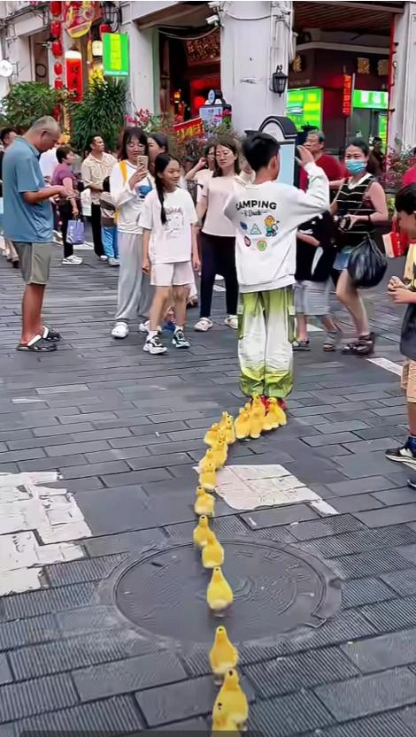 [大笑][大笑]世上没有后悔药，人和人相遇都是上天注定的缘分，强求不得，随缘最好