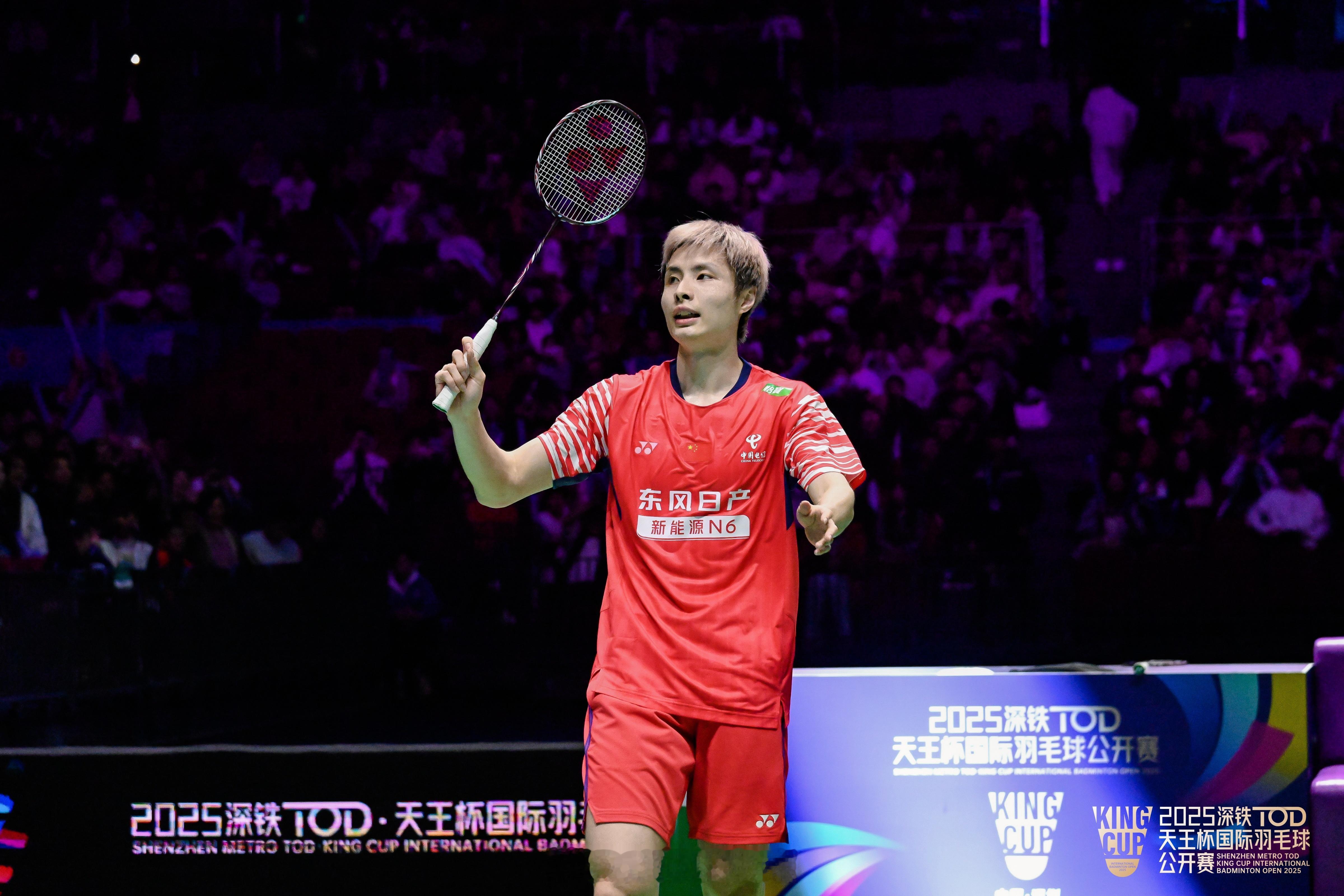 石宇奇天王杯夺冠天王杯决赛：石宇奇 22-20、21-7 安东森石宇奇天王杯夺冠