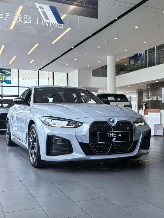 二十多个W的宝马i4 难逃电车真香定律