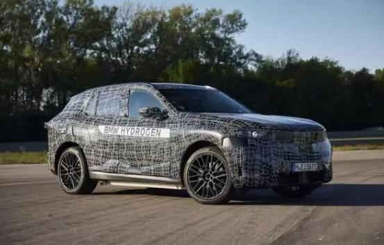 全新宝马X5谍照曝光，大鼻孔不再！或搭五种动力形式当各大车企都在豪赌纯电、苦追智