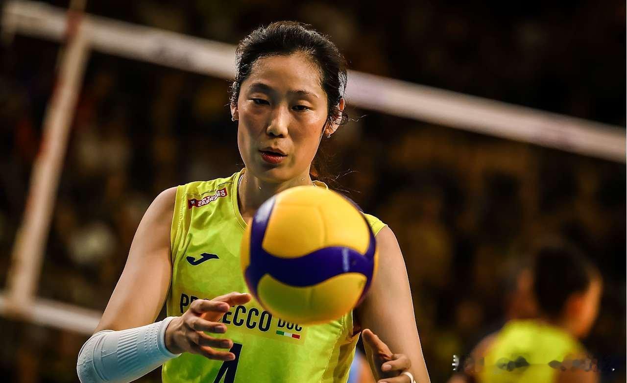 2025年女排世俱杯小组赛B组，意大利🇮🇹科内利亚诺3-0巴西🇧🇷乌贝兰