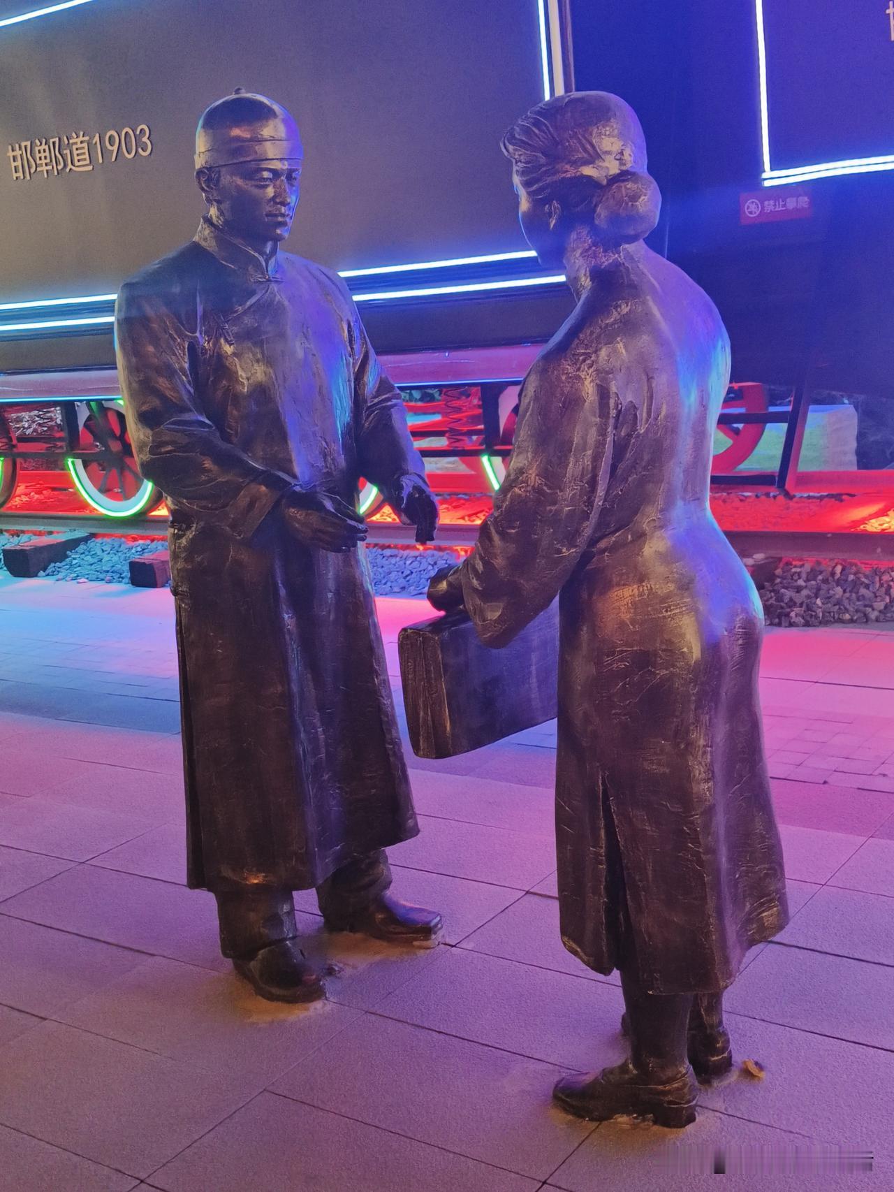 晒图笔记大赛 夜晚的雕像，静谧的对话，历史在诉说