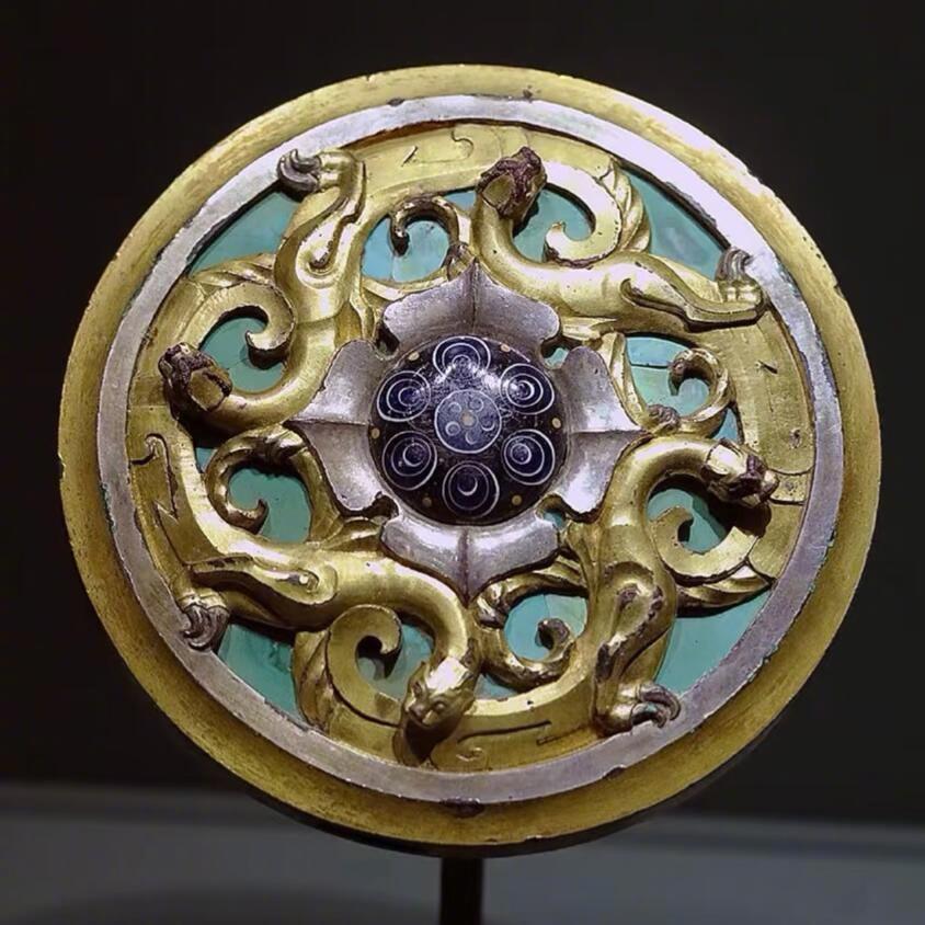 柿蒂纹，柿蒂纹轮廓酷似柿子底部花萼。 