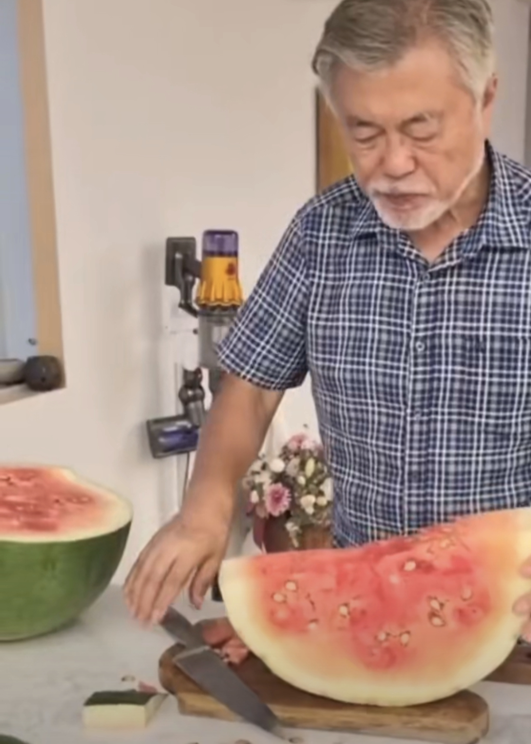 西瓜真的是最善良的水果了没错，而且国内真的是人人都可以实现西瓜自由，又甜又好吃又