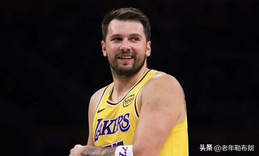 东契奇生涯已100次单场拿到30+10助攻，排在历史第四

3月16日消息，NB