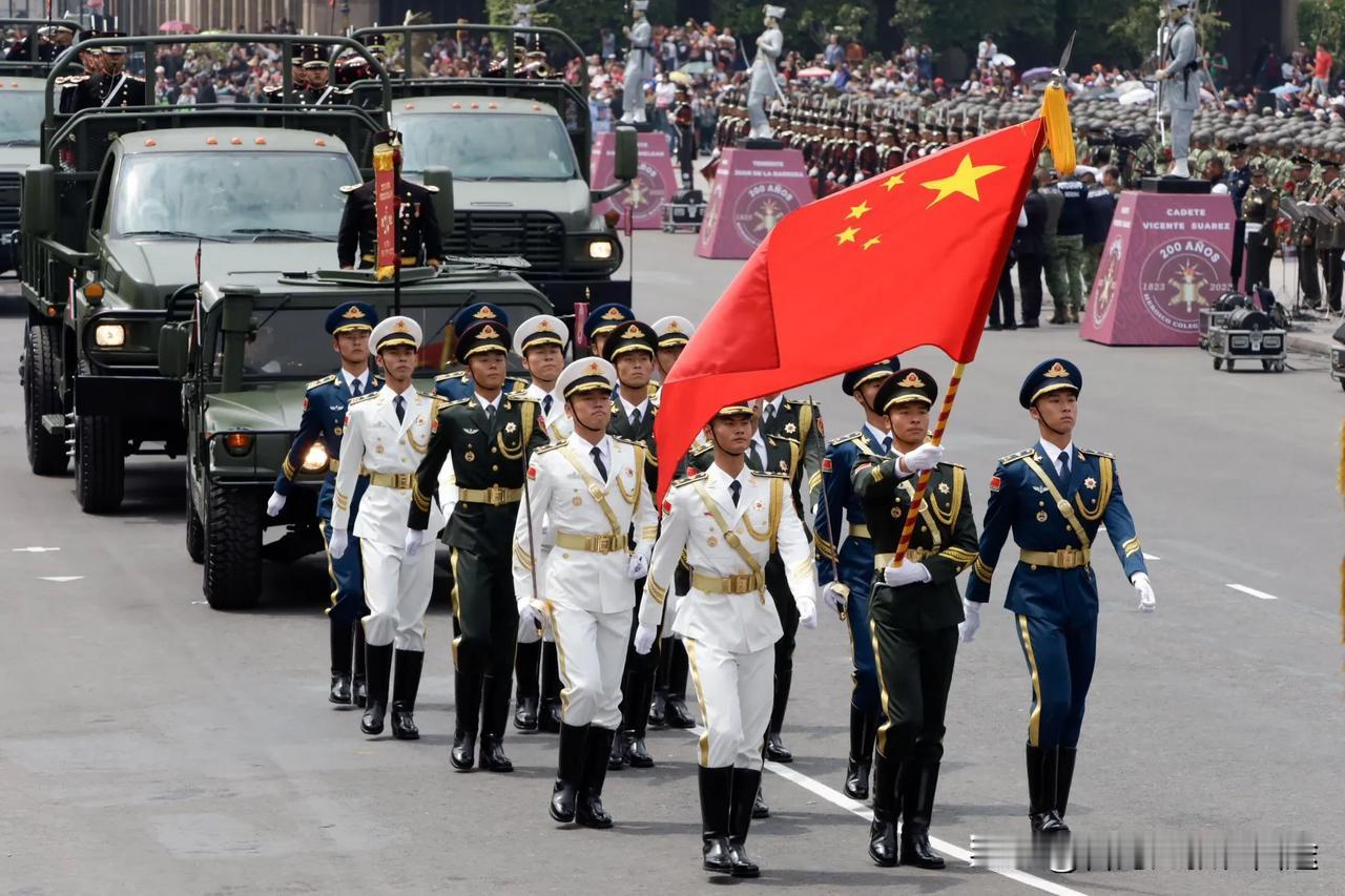 三军仪仗队换装191，劈枪动作燃爆全场！中国单兵装备碾压美军？
 
最近刷爆全网