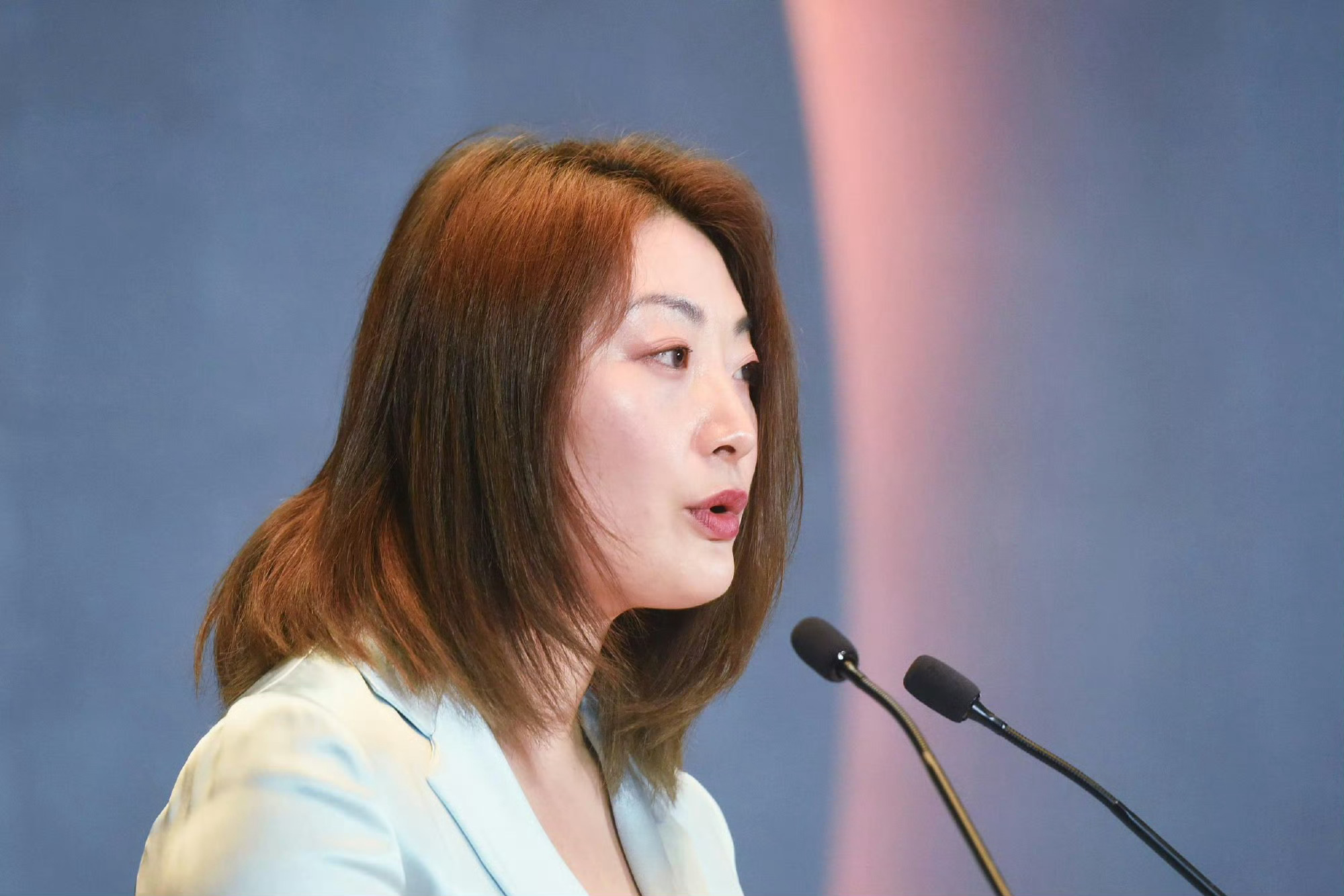 宗馥莉已经辞职宗馥莉辞职了？懂的人评论聊聊～这家族，比电视剧还精彩。 ​​​