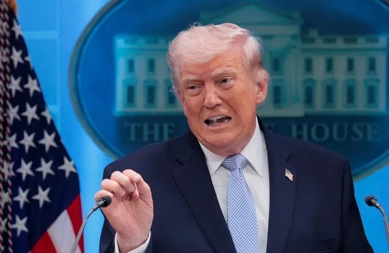 【美国称伊朗已同意交出浓缩铀】

当地时间4月16日，美国总统特朗普在白宫公开表