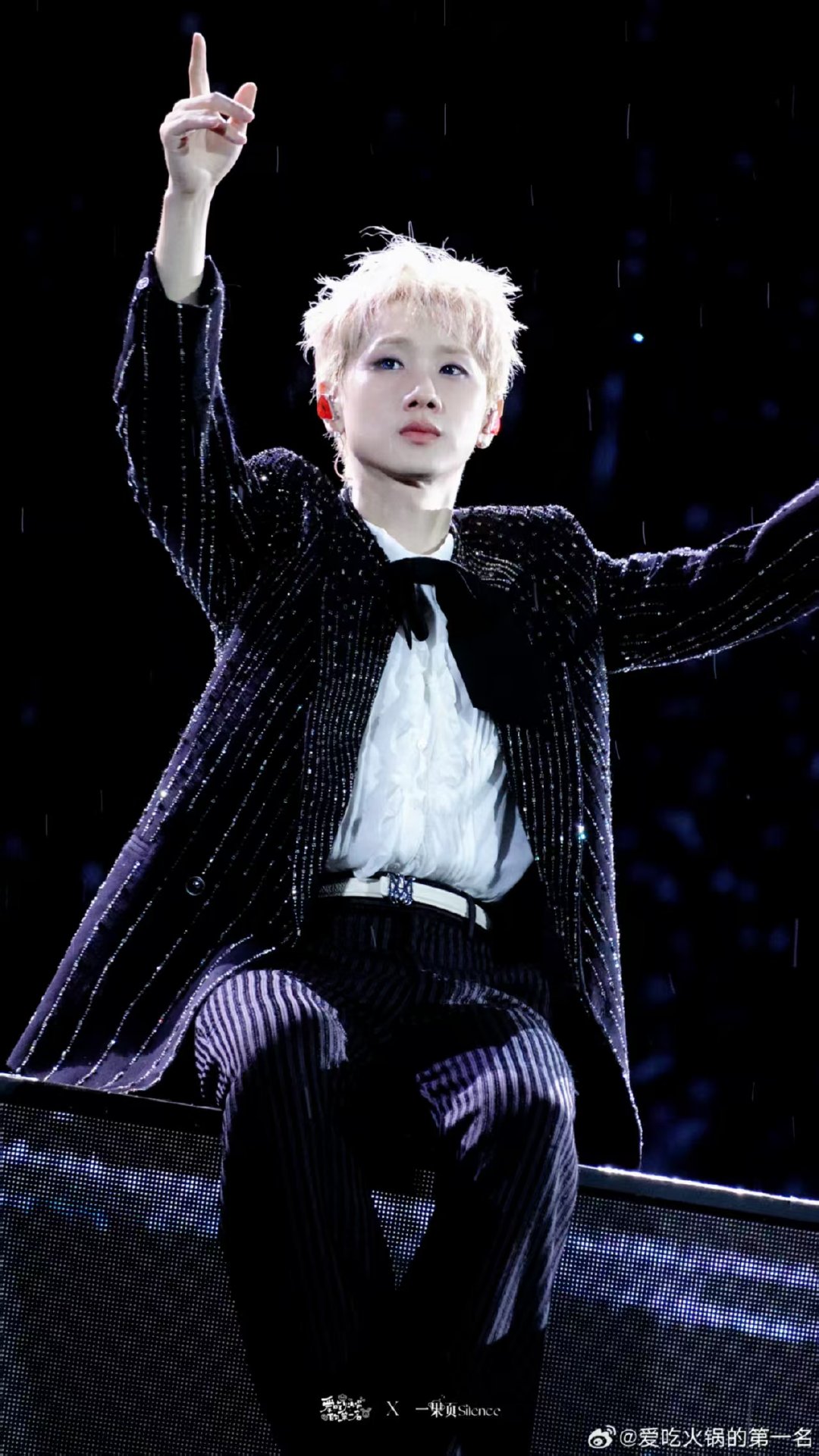 汪苏泷演唱会生日贺卡汪苏泷生日贺卡汪苏泷南京演唱会的座位，像是被施了浪漫魔法。那