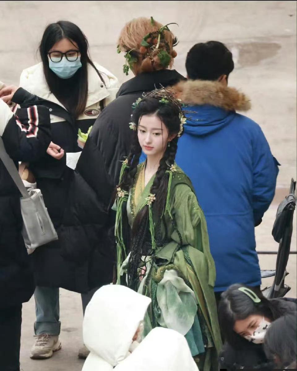 05待爆小花裴佳欣，脸型即像陈都灵又像白鹿。 ​​​