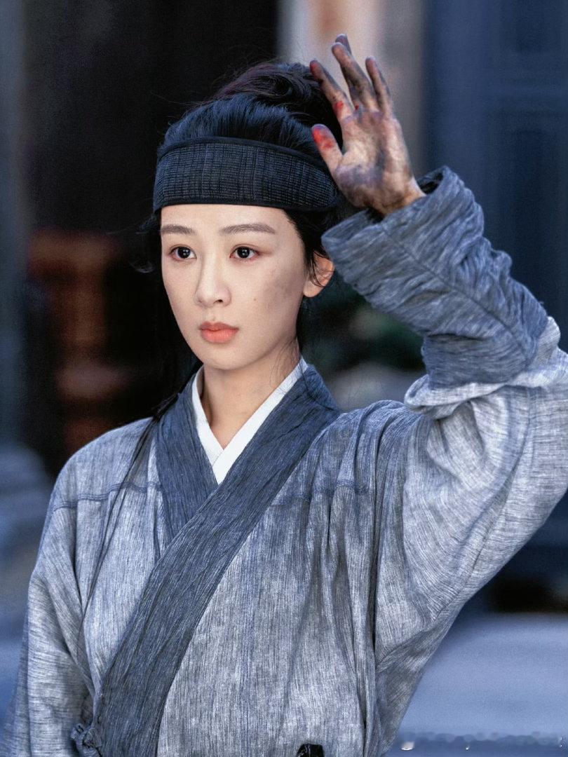 杨紫家业李祯的女扮男装，有没有让你们想起她在长相思的玟小六啊！太帅气嘞啦！ 
