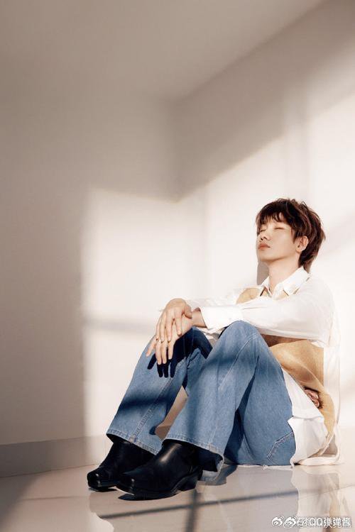 汪苏泷不用你折腾 唱功和创作依旧稳定，歌声治愈又戳心，泷哥太会唱了！汪苏泷