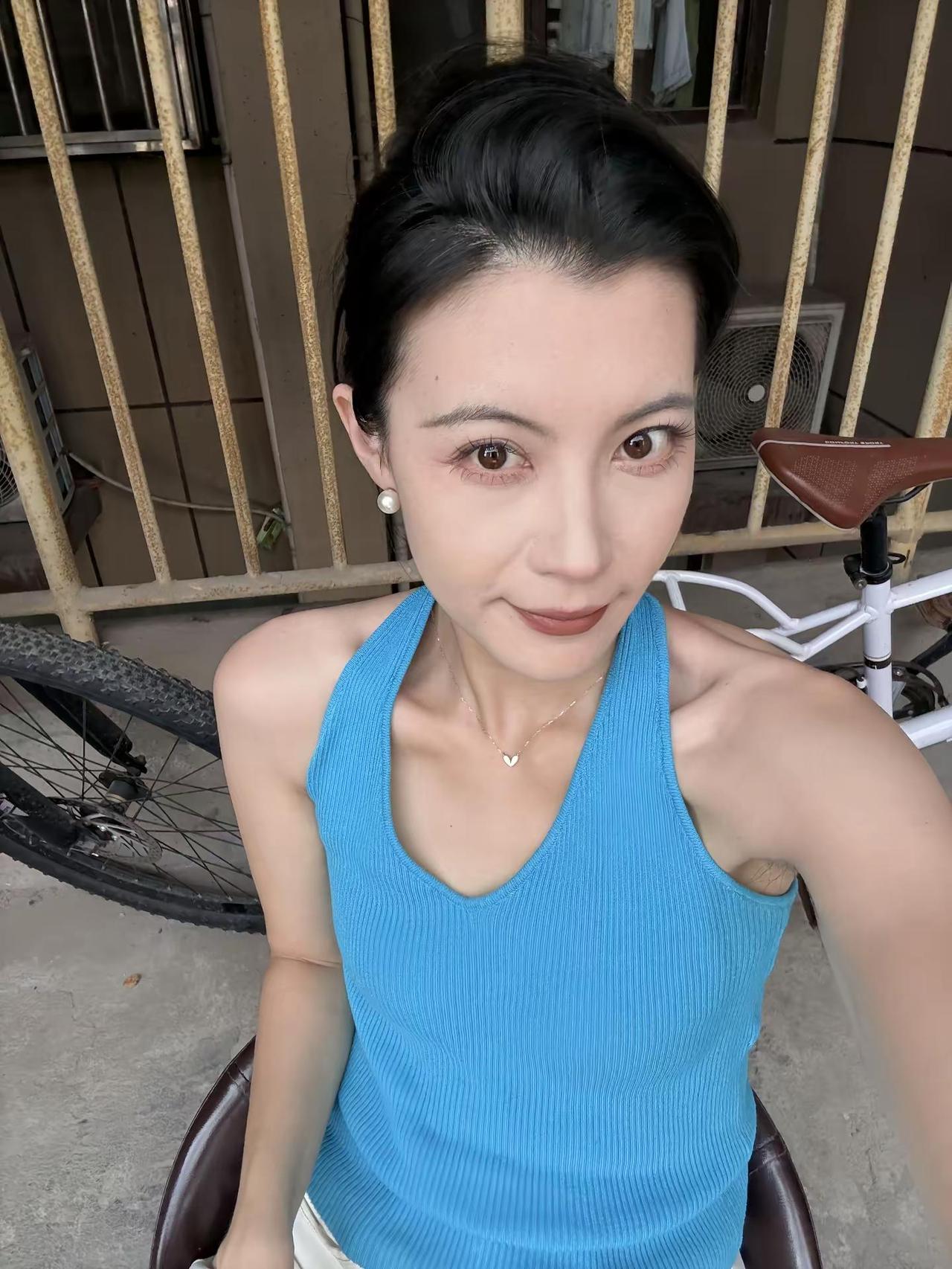 潜到海底说爱你万妮达