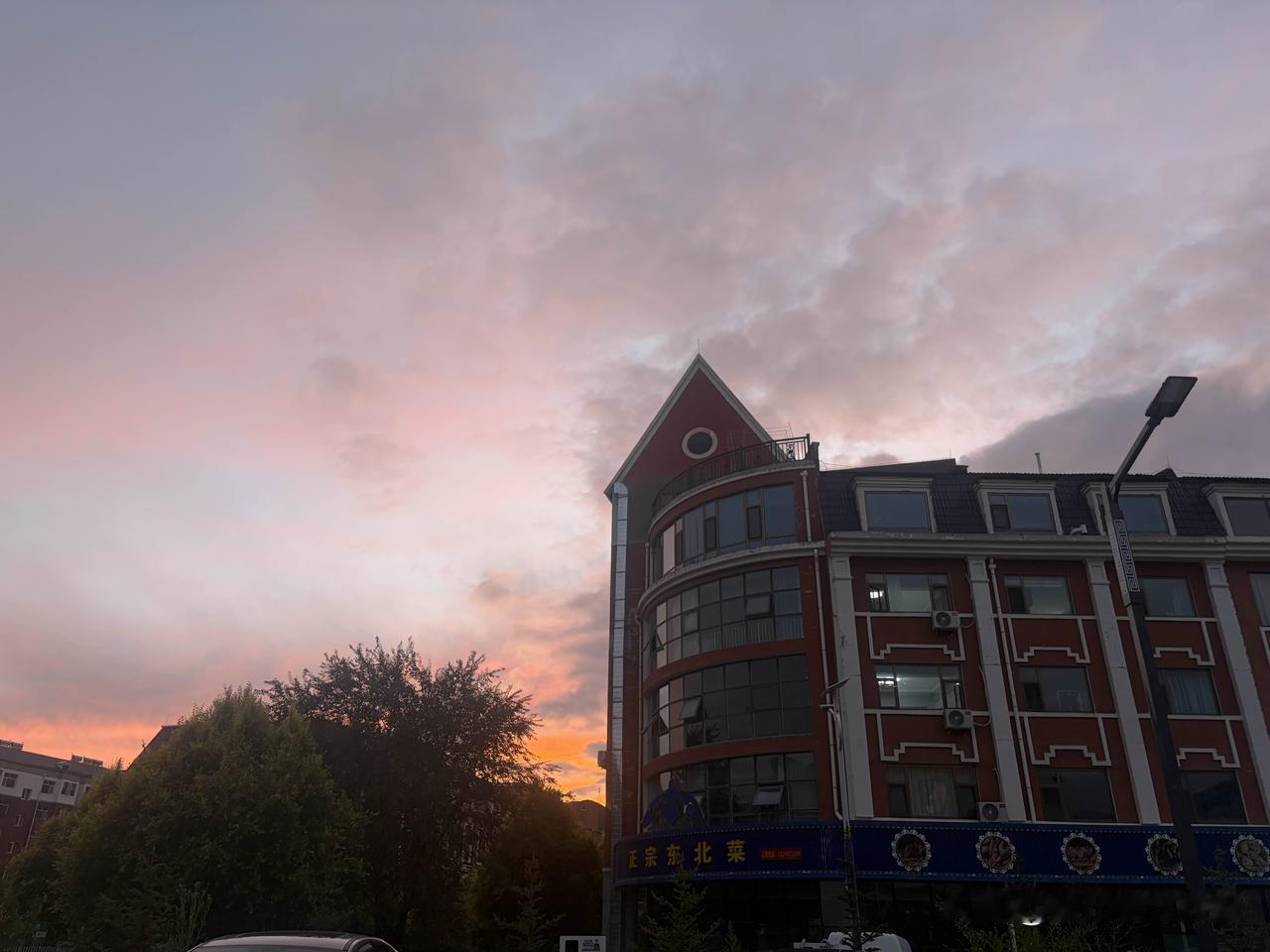 上传一张你手机里天空的照片吧