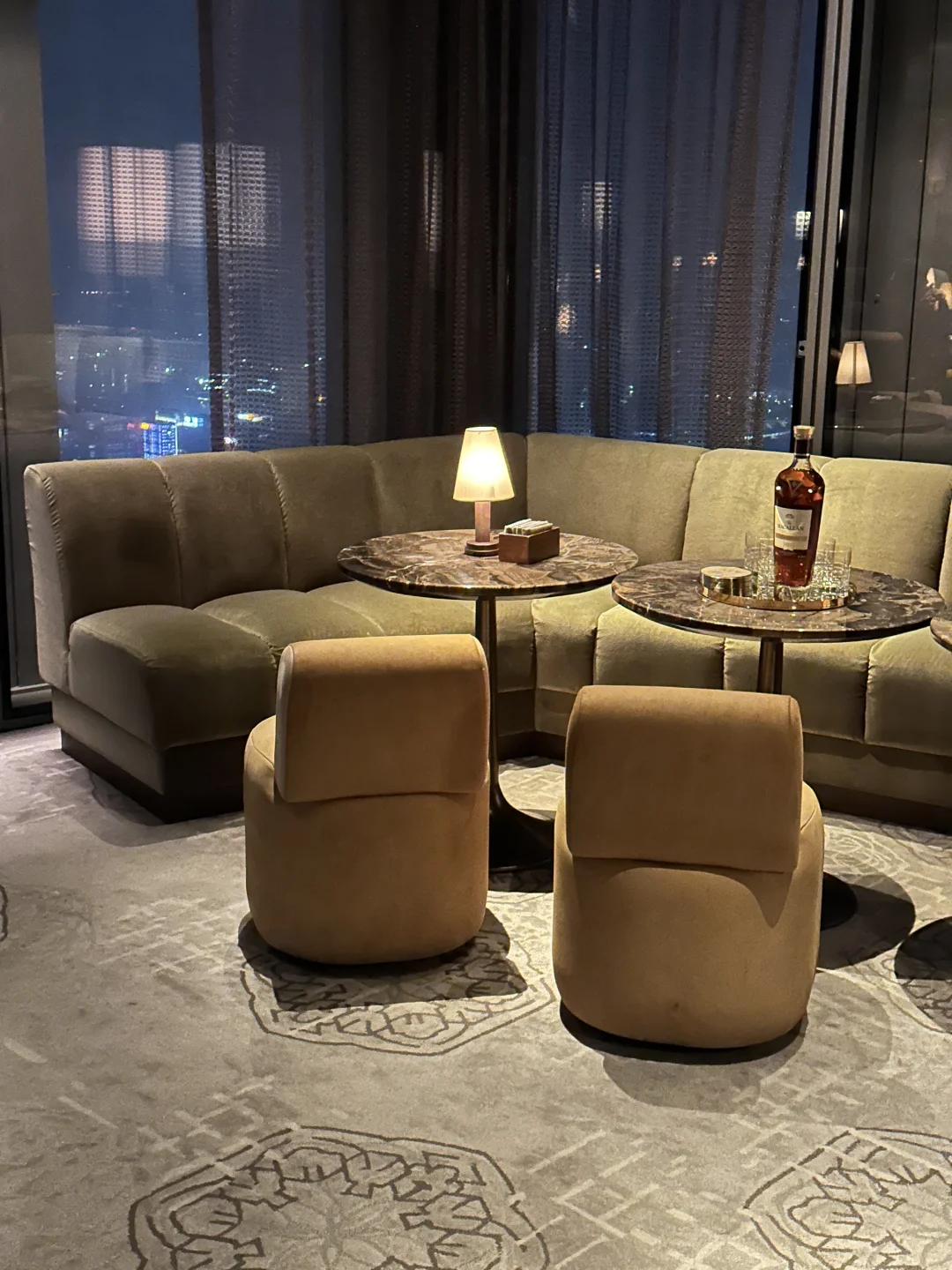 这个酒店的休息区也太太好看了